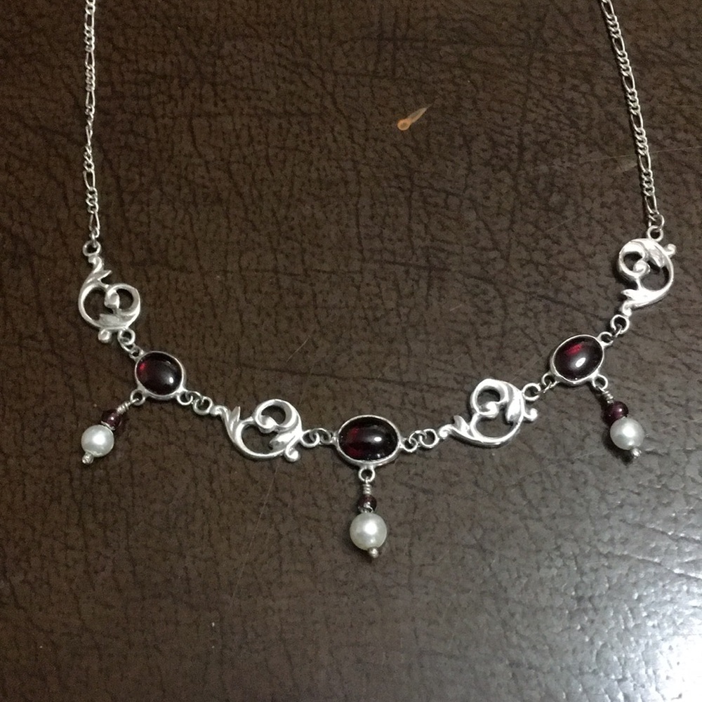 Beautiful Garnet and Sterling Silver necklace